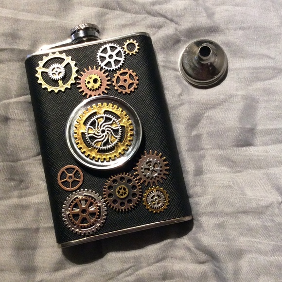 🌸 New 3pc: Steampunk Flask, Shot Glass & Funnel - Picture 7 of 8